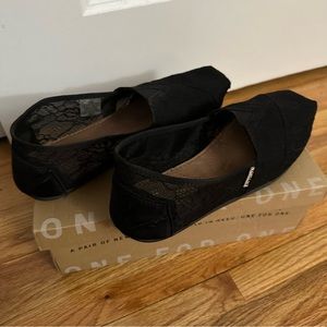 TOMS Black Lace